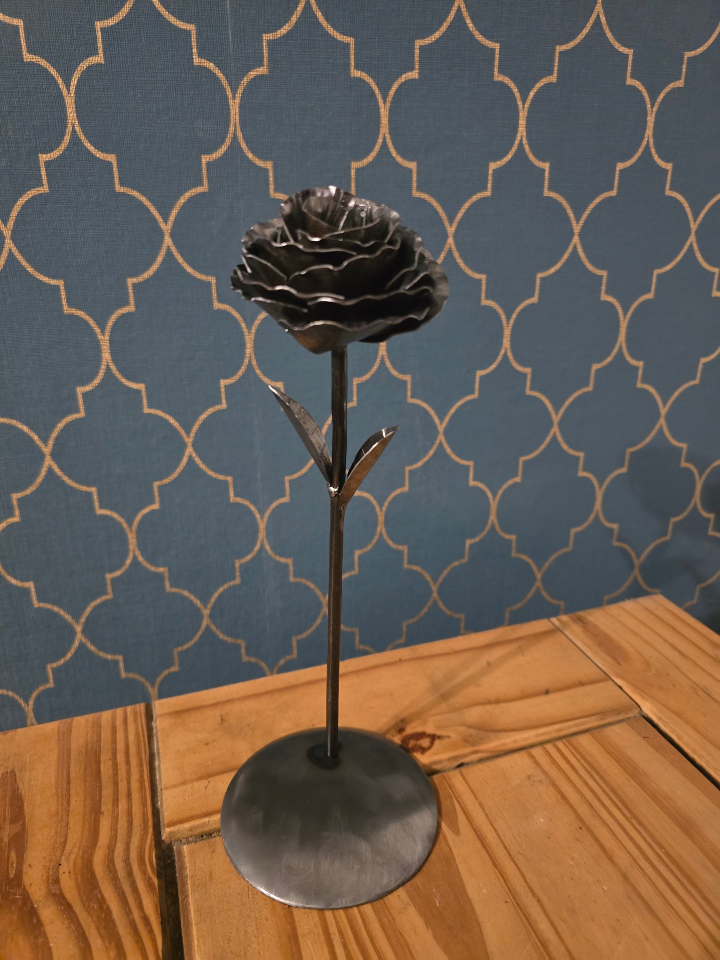Standing metal rose