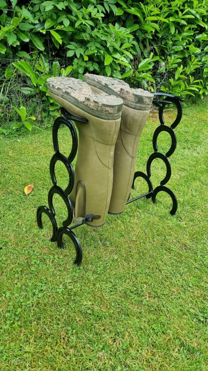 Horse Shoe Wellie rack