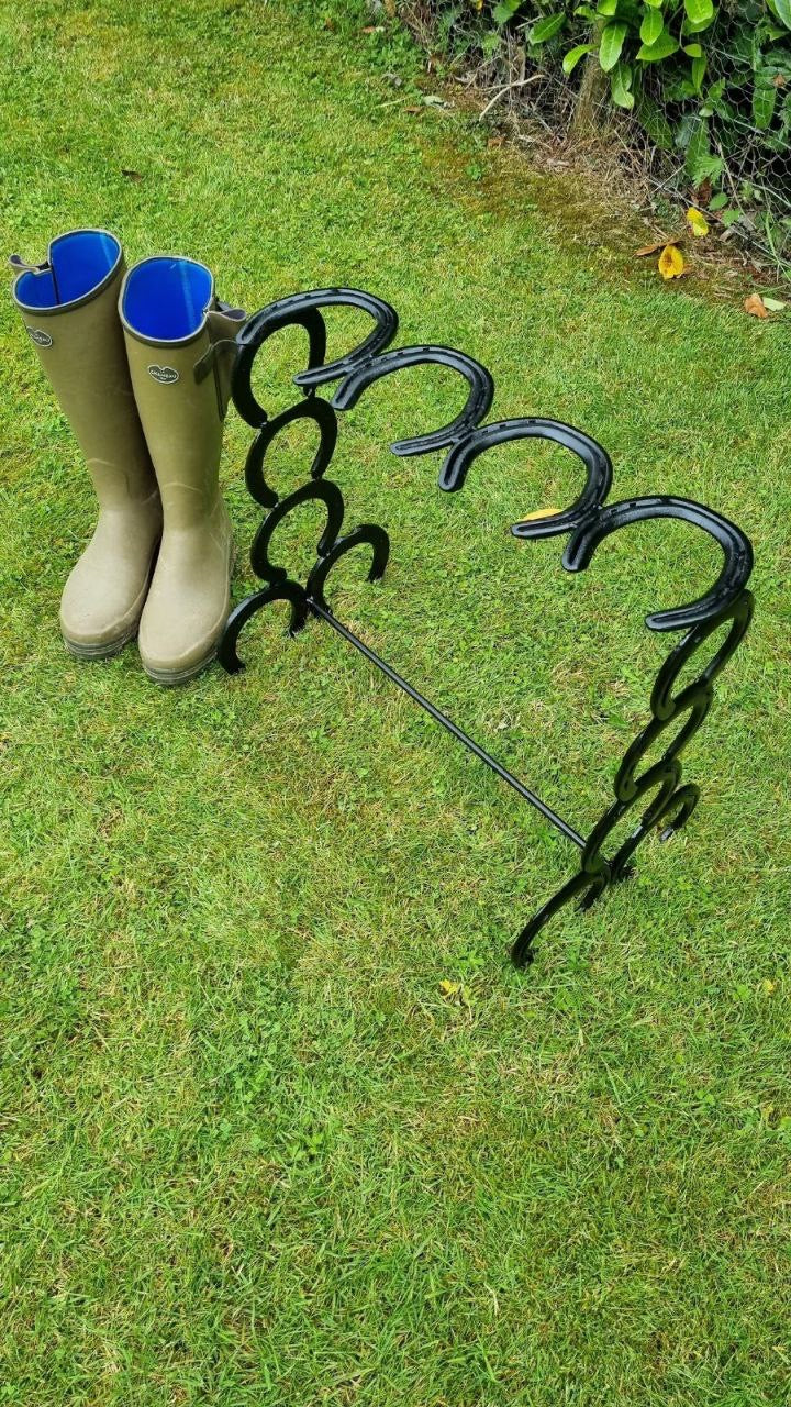 Horse Shoe Wellie rack